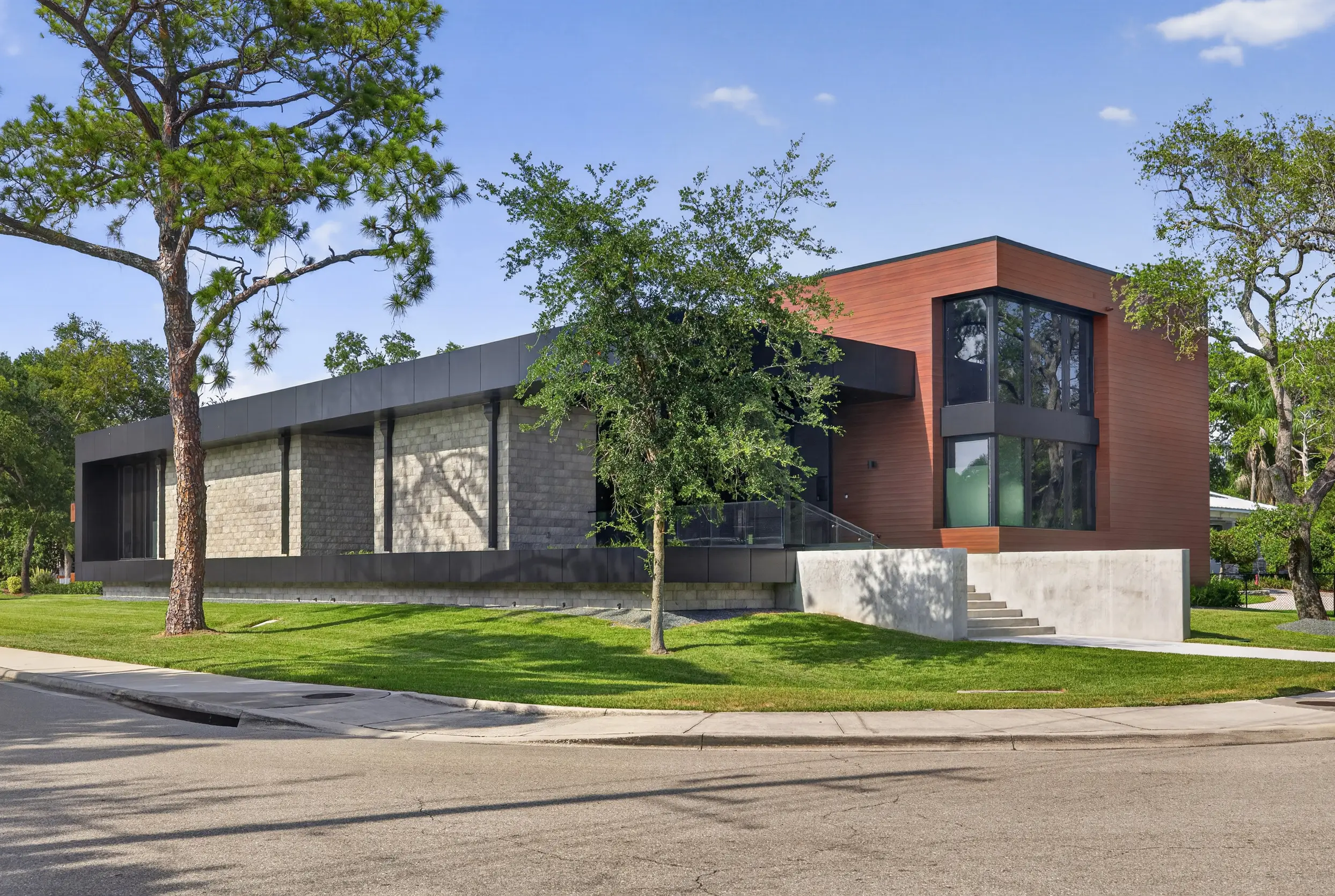 Miami modern home design — 137th Street North | smpl Design Studio