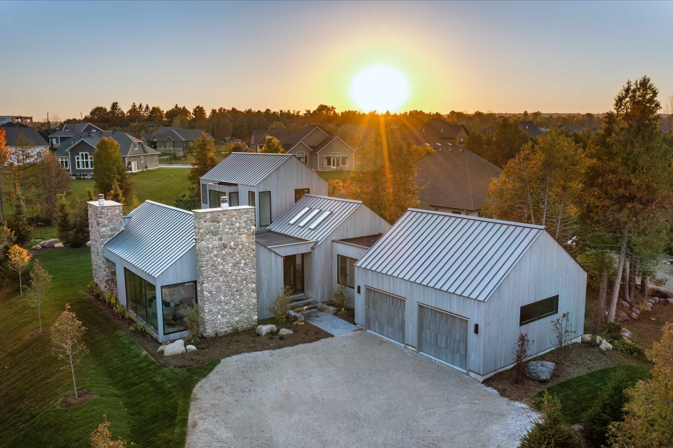 Modern home design in Wasaga Beach, Ontario by smpl Design Studio